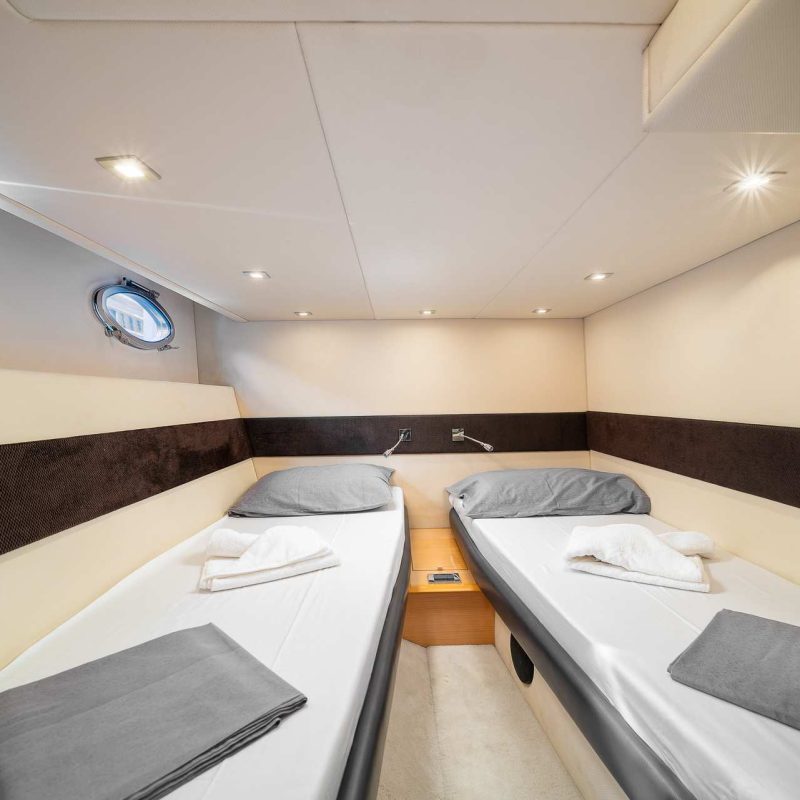 inside the Αzimut Luna Private Yacht