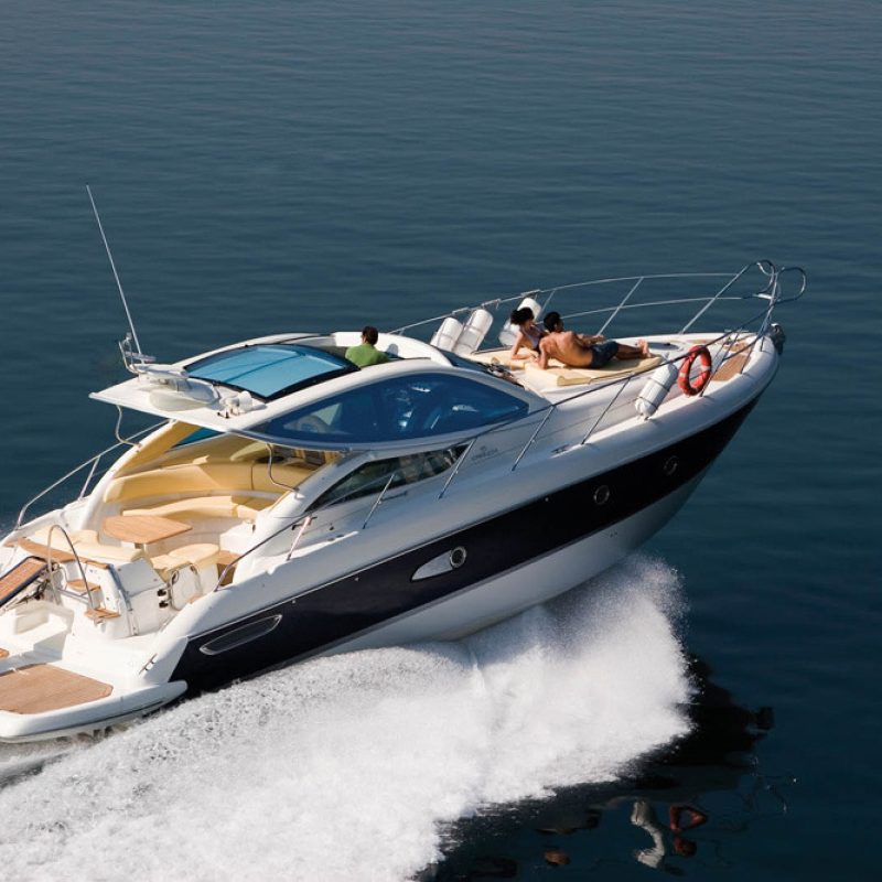 sailing with the Alma Yacht